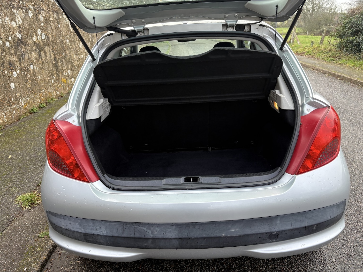 Used Peugeot 207 2009 for sale - 77264510: Photo 10