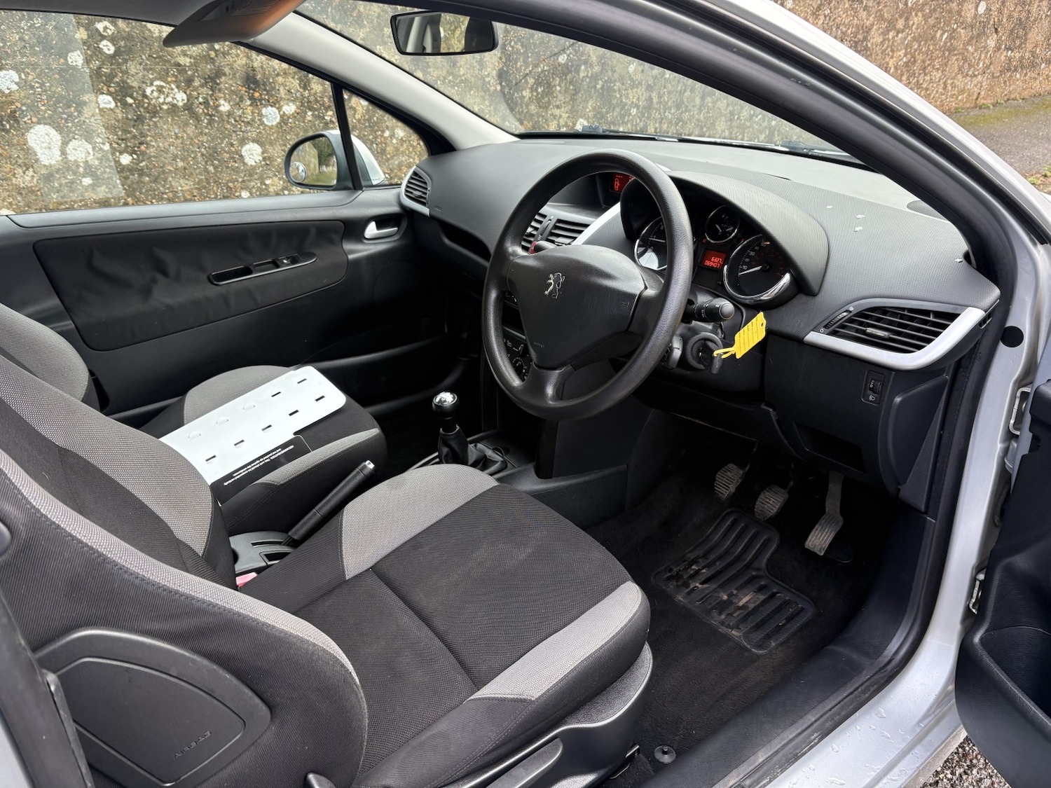 Used Peugeot 207 2009 for sale - 77264510: Photo 11