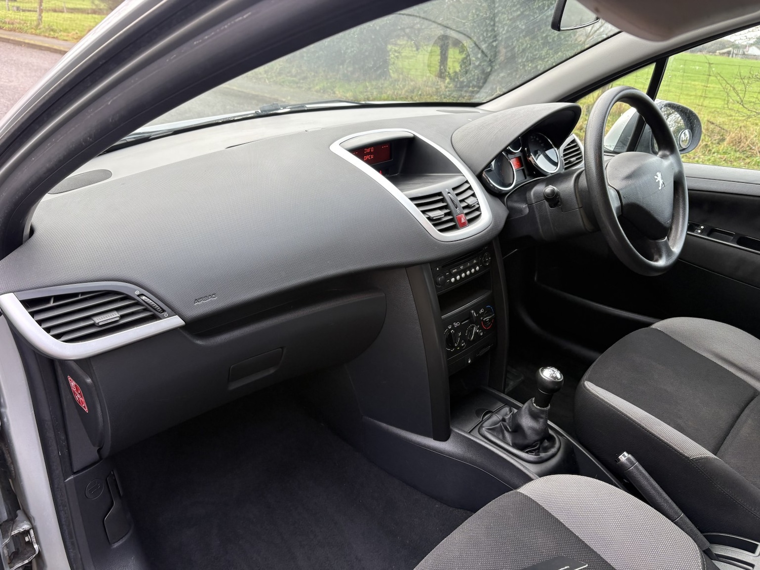 Used Peugeot 207 2009 for sale - 77264510: Photo 8