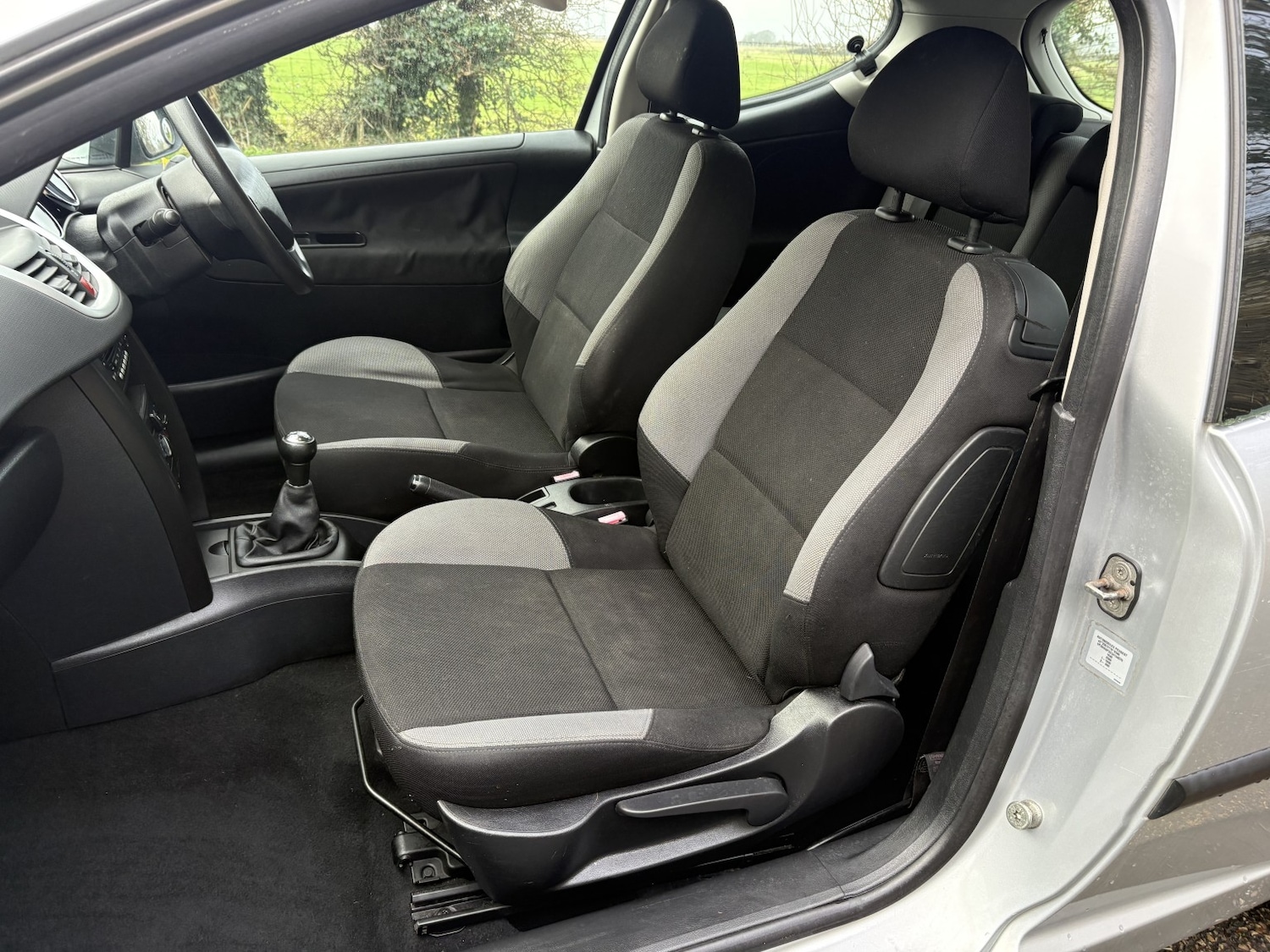 Used Peugeot 207 2009 for sale - 77264510: Photo 9