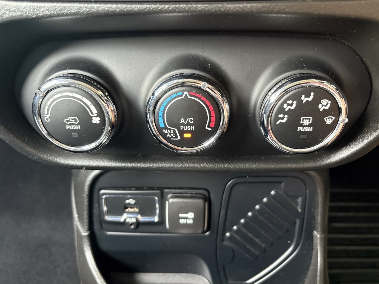 Used Jeep Renegade 2015 for sale - 76559991: Photo 12