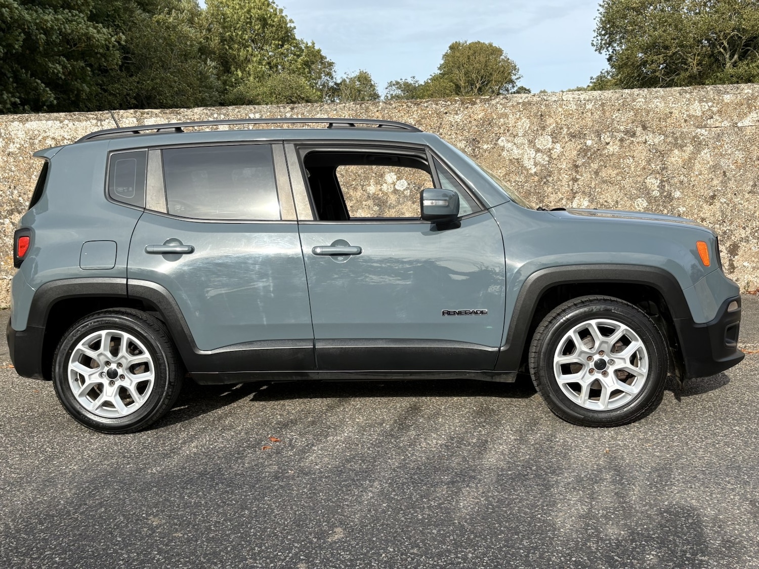 Used Jeep Renegade 2015 for sale - 76559991: Photo 6