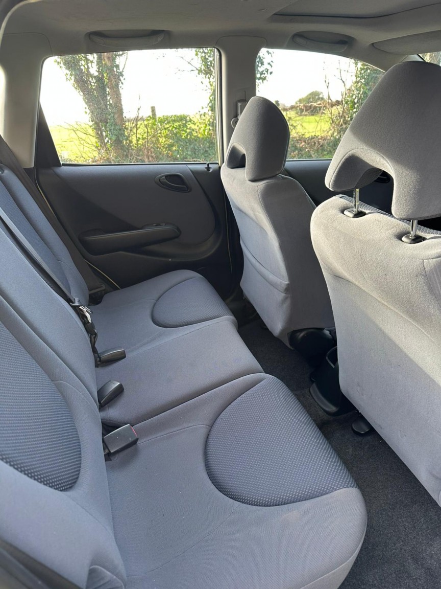 Used Honda Jazz 2002 for sale - 77357340: Photo 10