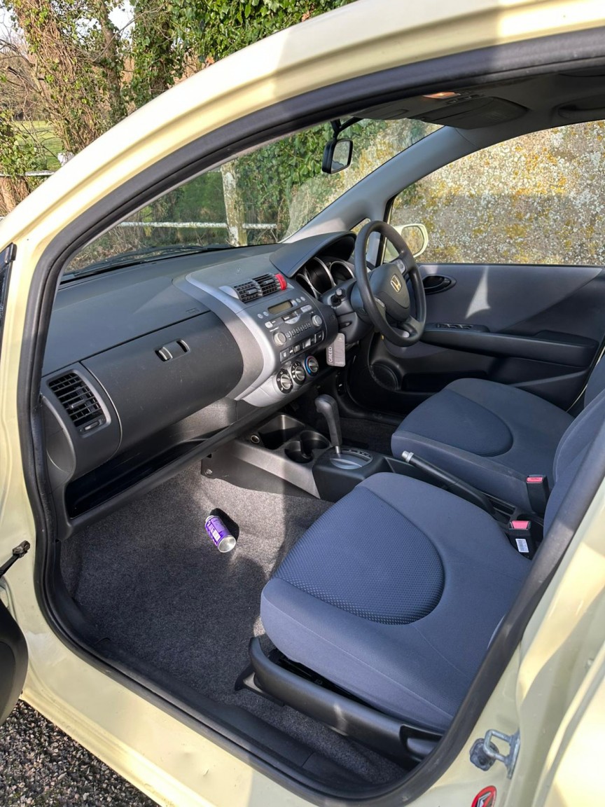 Used Honda Jazz 2002 for sale - 77357340: Photo 6