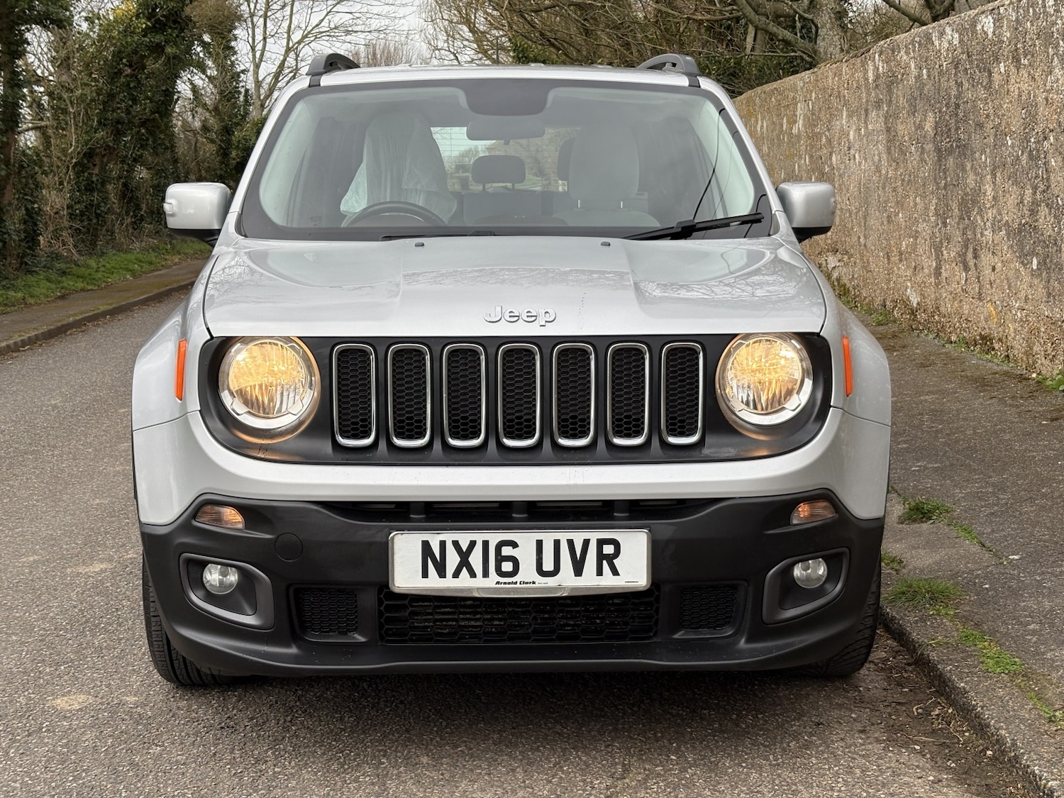Used Jeep Renegade 2016 for sale - 77906617: Photo 2