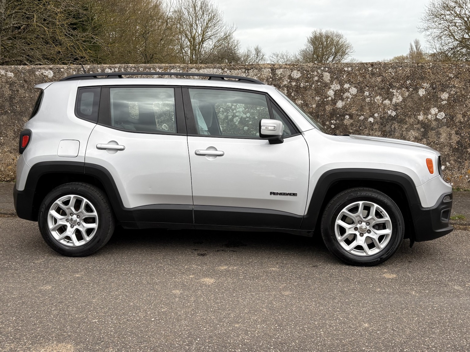 Used Jeep Renegade 2016 for sale - 77906617: Photo 3