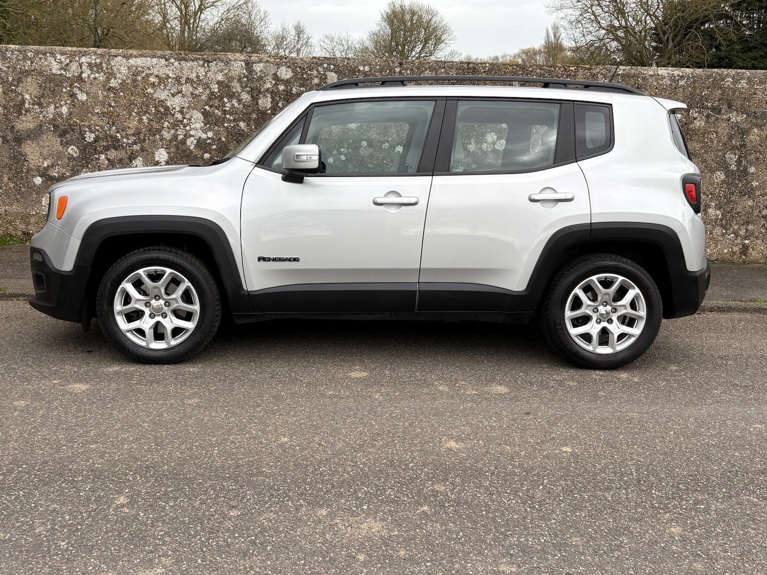 Used Jeep Renegade 2016 for sale - 77906617: Photo 5