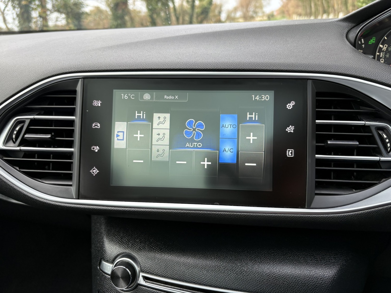 Used Peugeot 308 SW 2014 for sale - 76455394: Photo 20