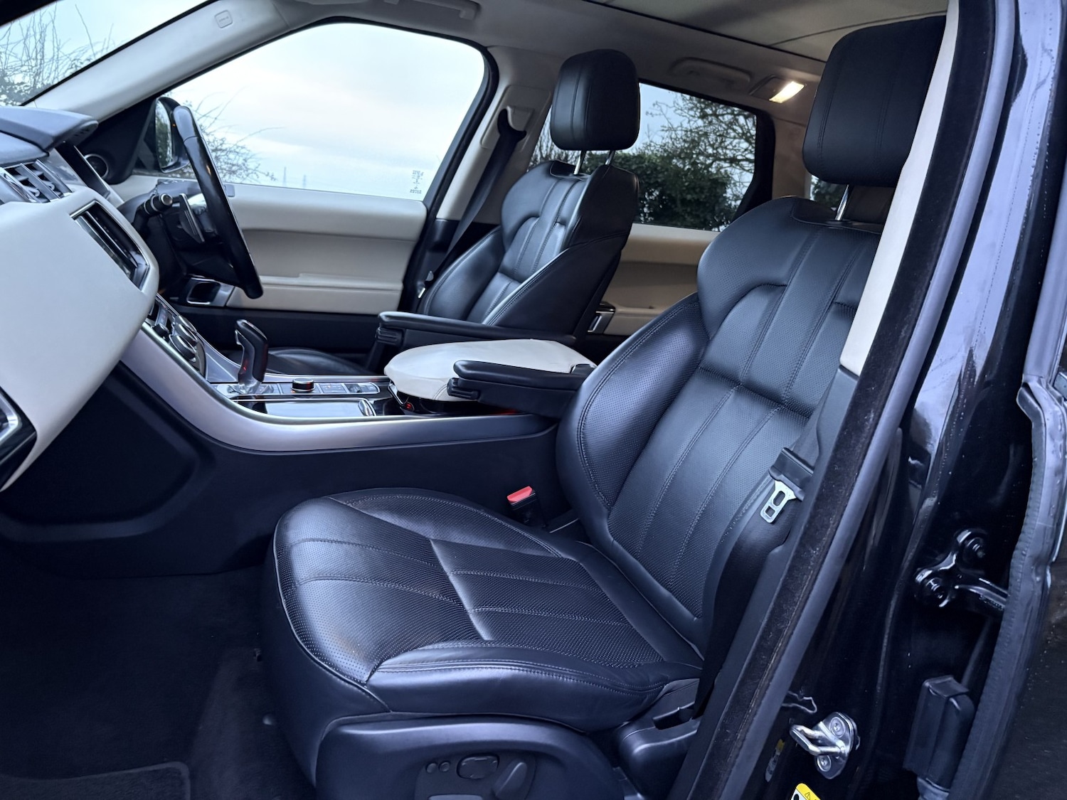 Used Land Rover Range Rover Sport 2014 for sale - 76863860: Photo 11