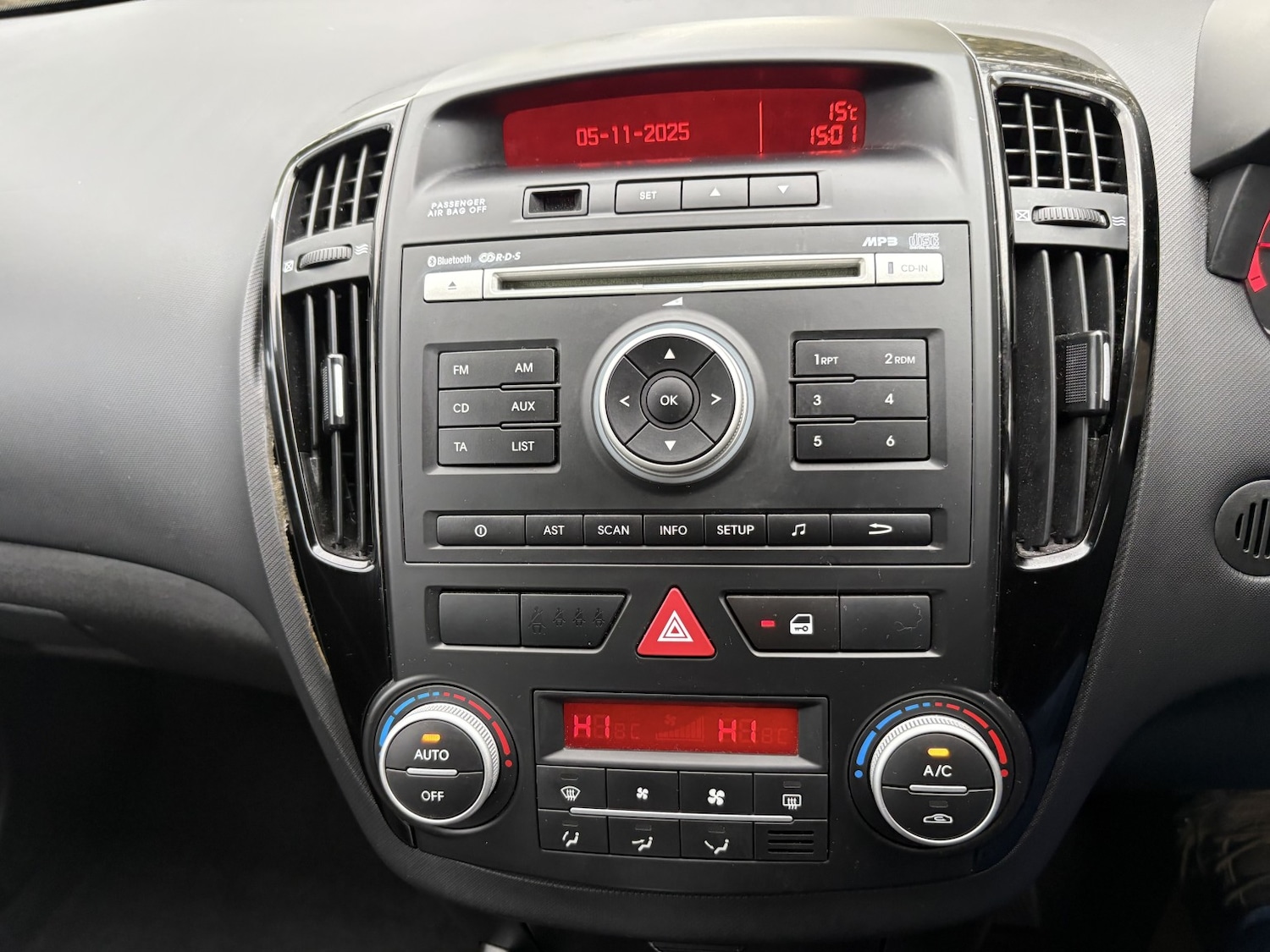 Used Kia Ceed 2011 for sale - 76482973: Photo 9