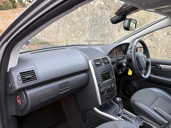 Used Mercedes-Benz A-Class 2009 for sale - 76257685: Photo 6