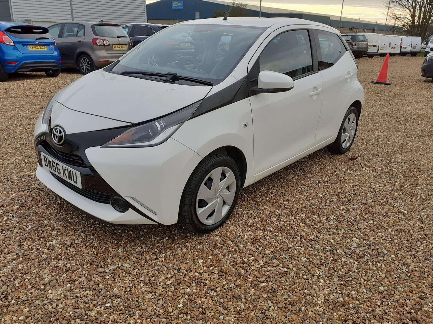 Used Toyota AYGO 2017 for sale - 76945662: Photo 3