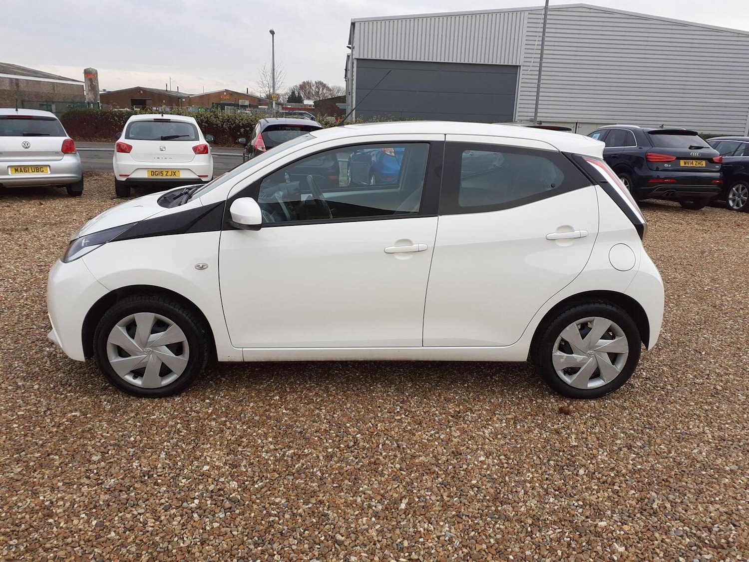 Used Toyota AYGO 2017 for sale - 76945662: Photo 4