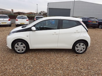 Used Toyota AYGO 2017 for sale - 76945662: Photo