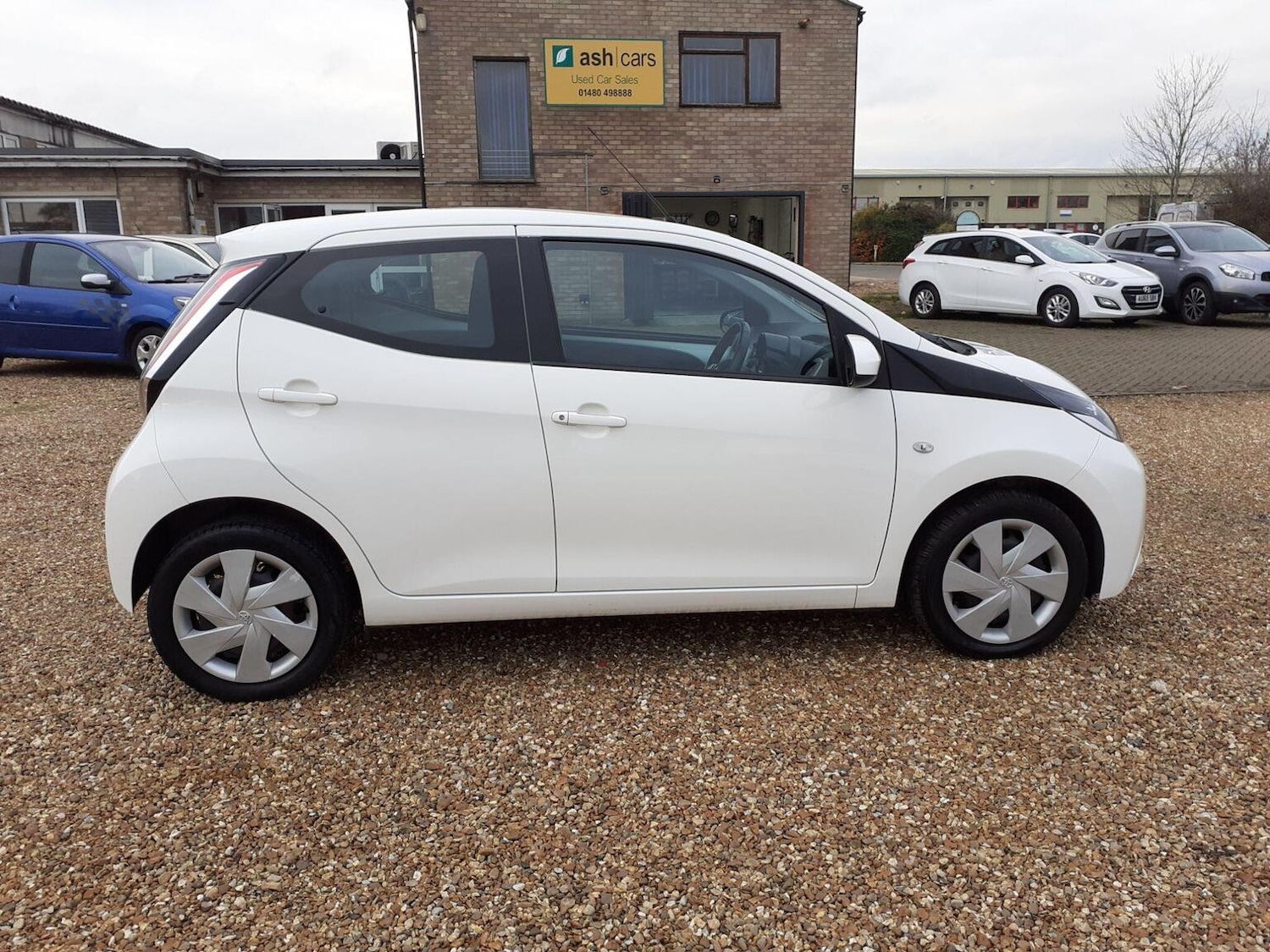 Used Toyota AYGO 2017 for sale - 76945662: Photo 8