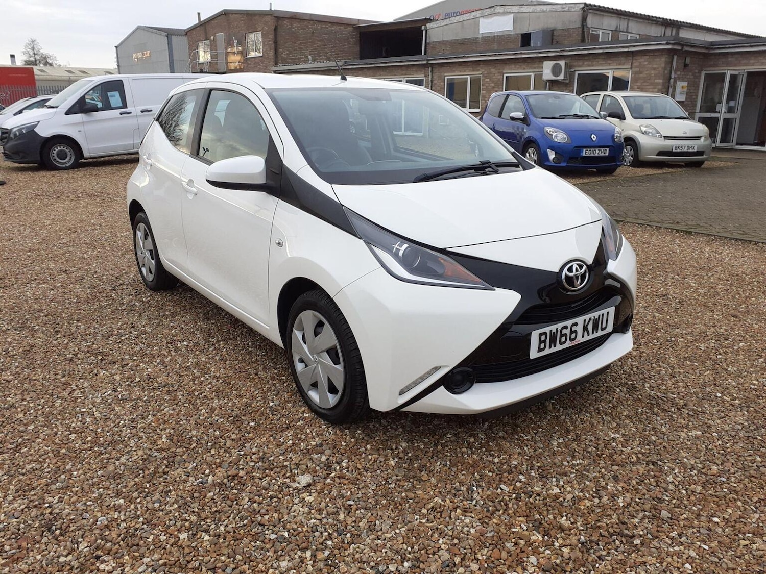 Used Toyota AYGO 2017 for sale - 76945662: Photo 9
