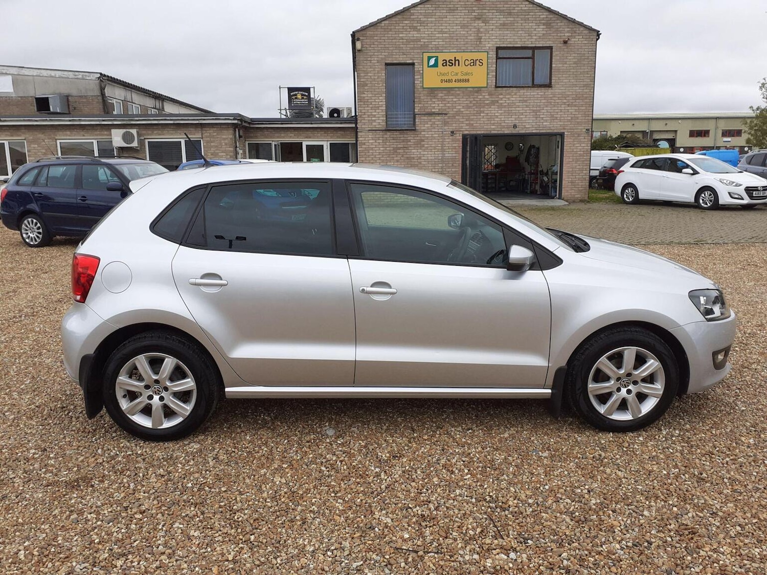 Used Volkswagen Polo 2011 for sale - 76945677: Photo 8