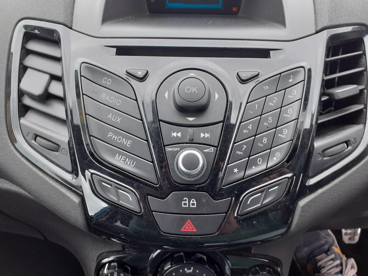 Used Ford Fiesta 2014 for sale - 76945683: Photo 16