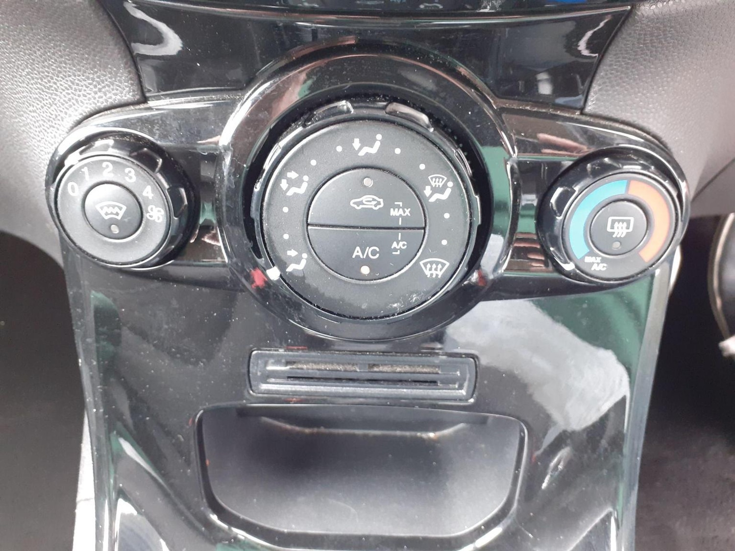 Used Ford Fiesta 2014 for sale - 76945683: Photo 17