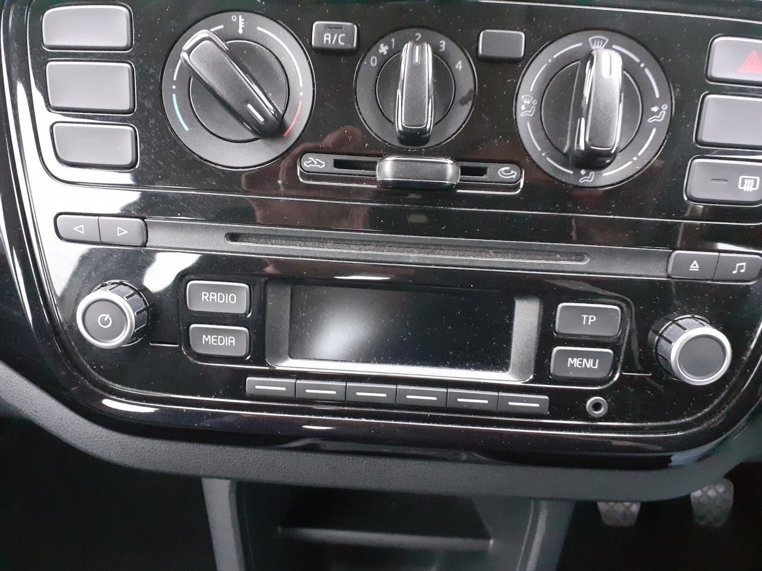 Used Volkswagen up! 2016 for sale - 77038918: Photo 17