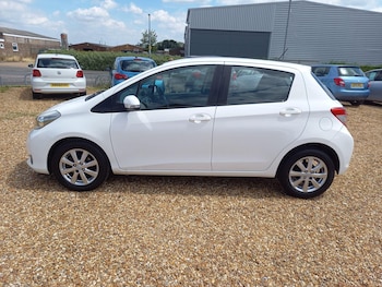 Used Toyota Yaris 2013 for sale - 78922907: Photo