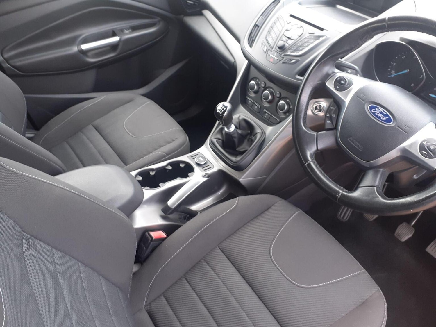 Used Ford Kuga 2015 for sale - 76945680: Photo 15