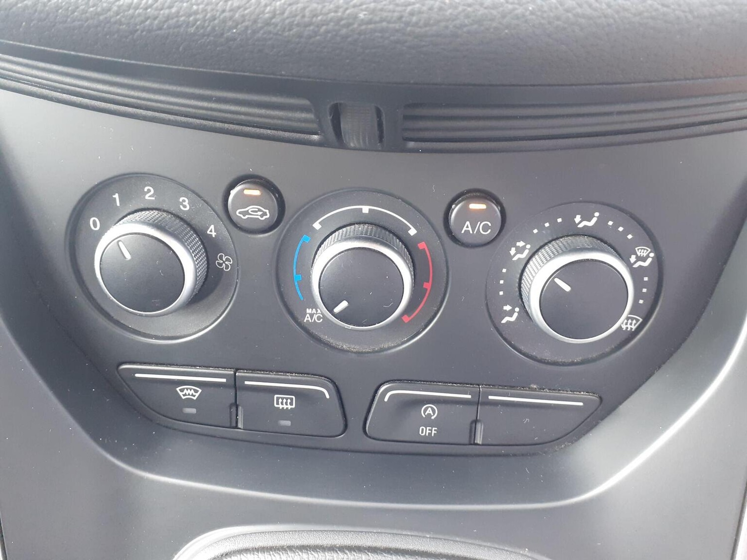 Used Ford Kuga 2015 for sale - 76945680: Photo 18