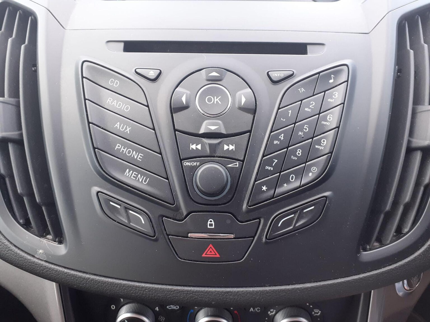 Used Ford Kuga 2015 for sale - 76945680: Photo 21