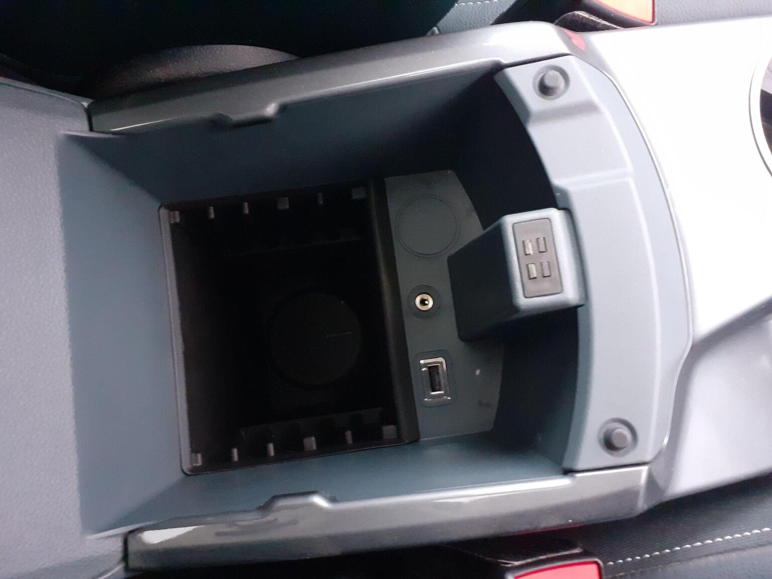 Used Ford C-Max 2014 for sale - 76945671: Photo 17