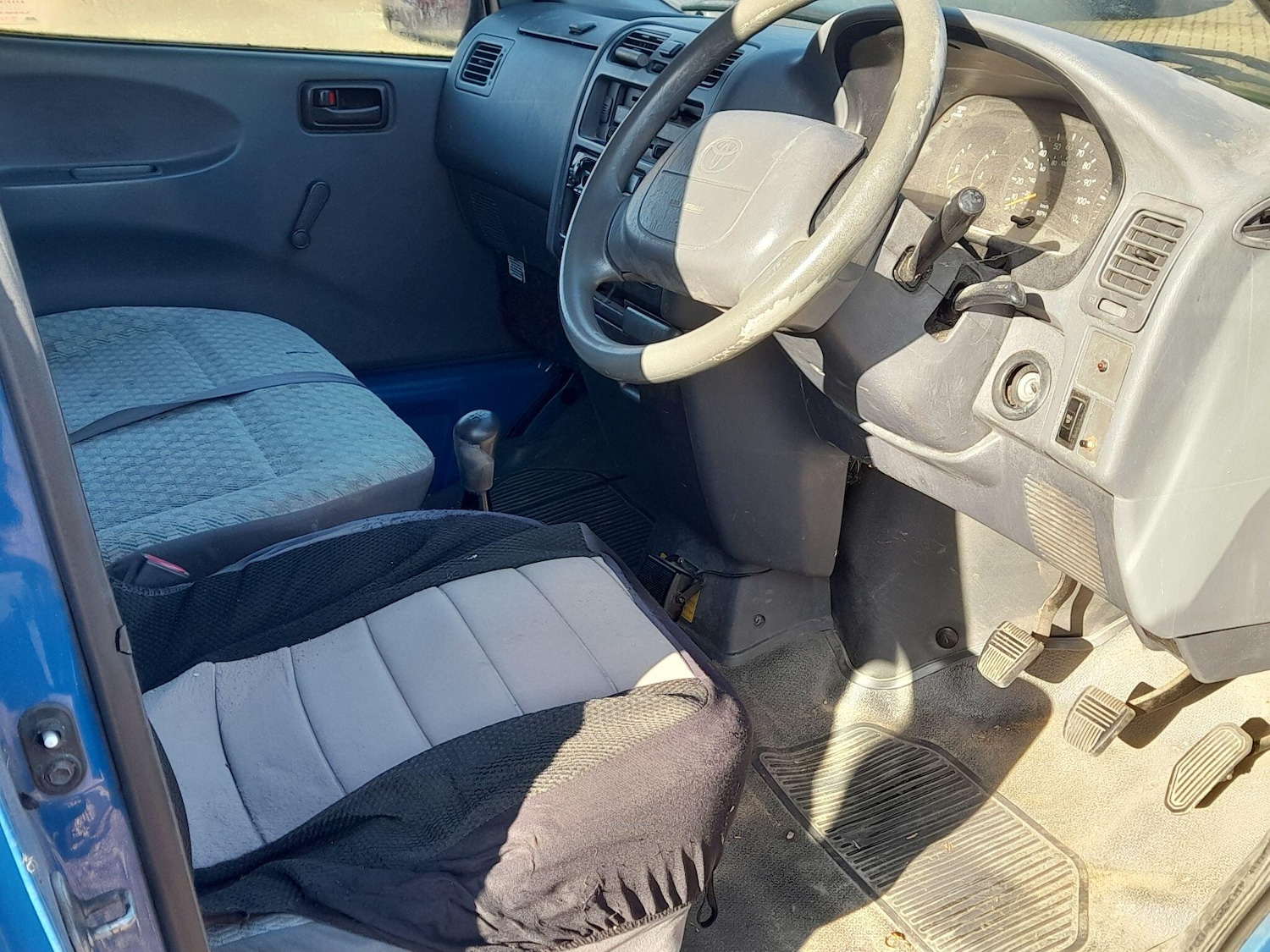 Used Toyota HiAce 2004 for sale - 77570460: Photo 11