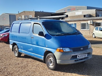 Toyota HiAce feature image