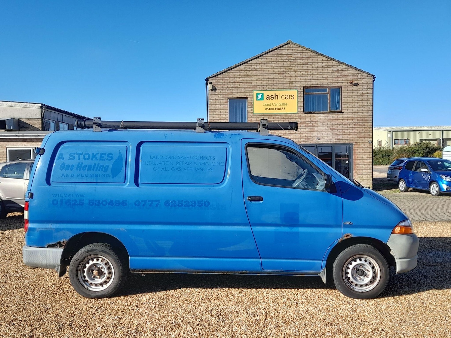 Used Toyota HiAce 2004 for sale - 77570460: Photo 2