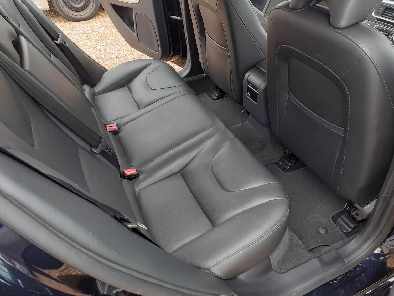 Used Volvo V60 2015 for sale - 76945686: Photo 12