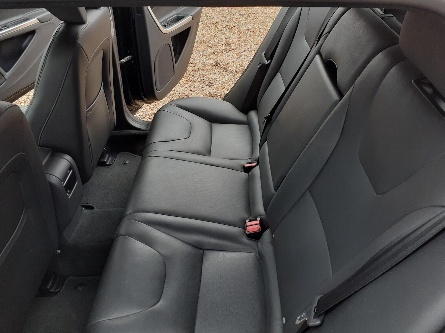 Used Volvo V60 2015 for sale - 76945686: Photo 13