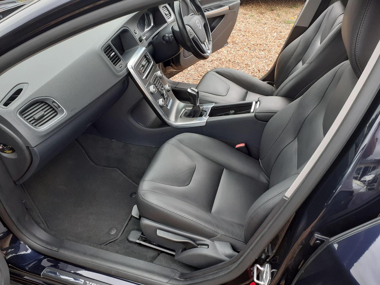 Used Volvo V60 2015 for sale - 76945686: Photo 14