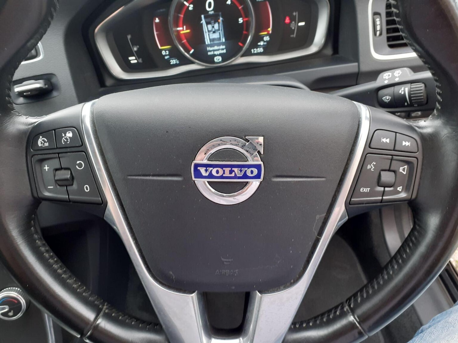 Used Volvo V60 2015 for sale - 76945686: Photo 17