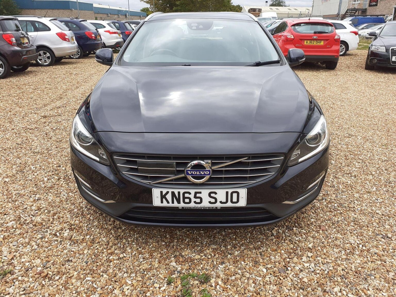 Used Volvo V60 2015 for sale - 76945686: Photo 2