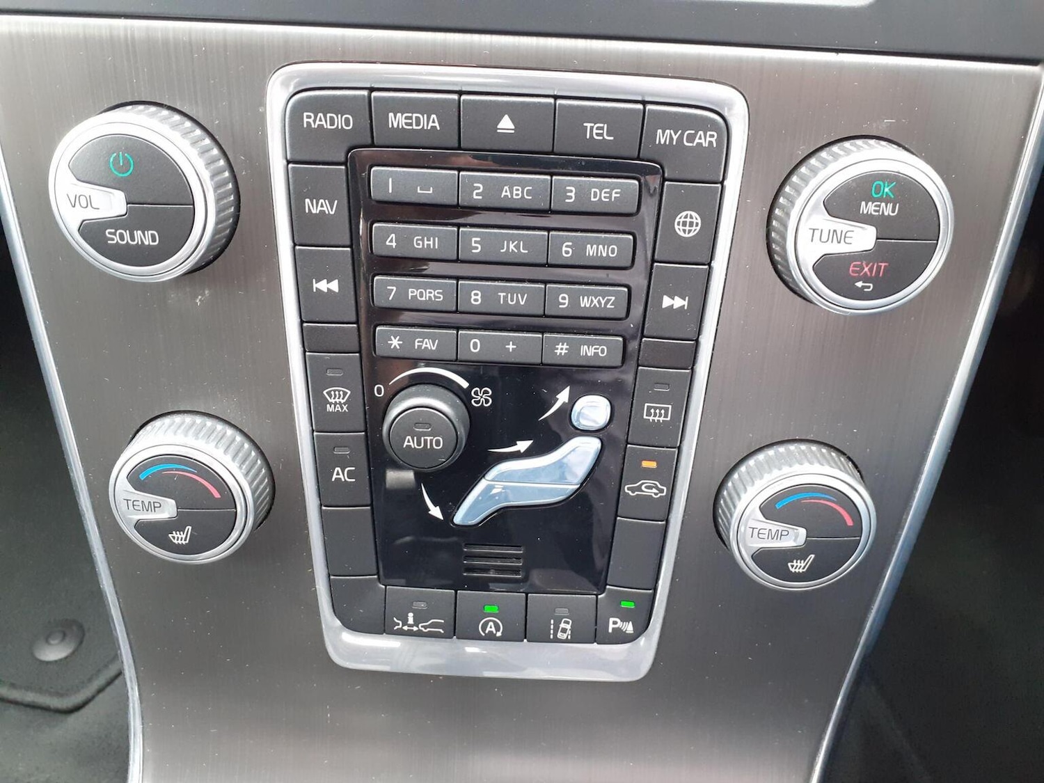 Used Volvo V60 2015 for sale - 76945686: Photo 20