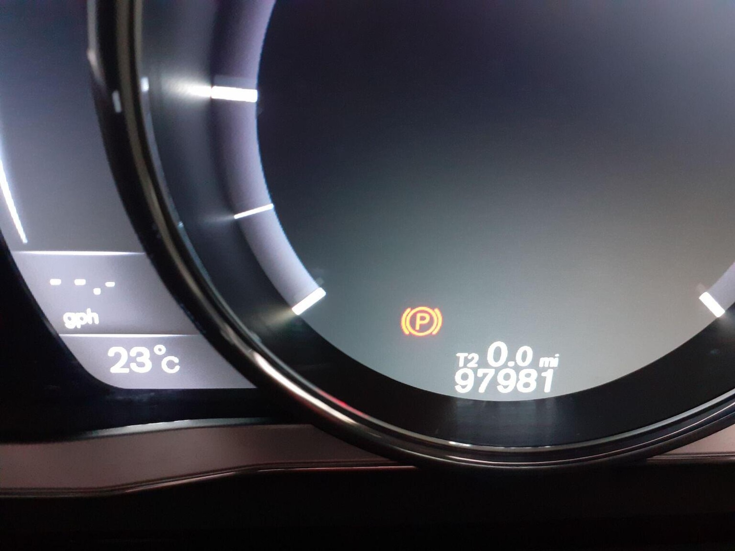 Used Volvo V60 2015 for sale - 76945686: Photo 24