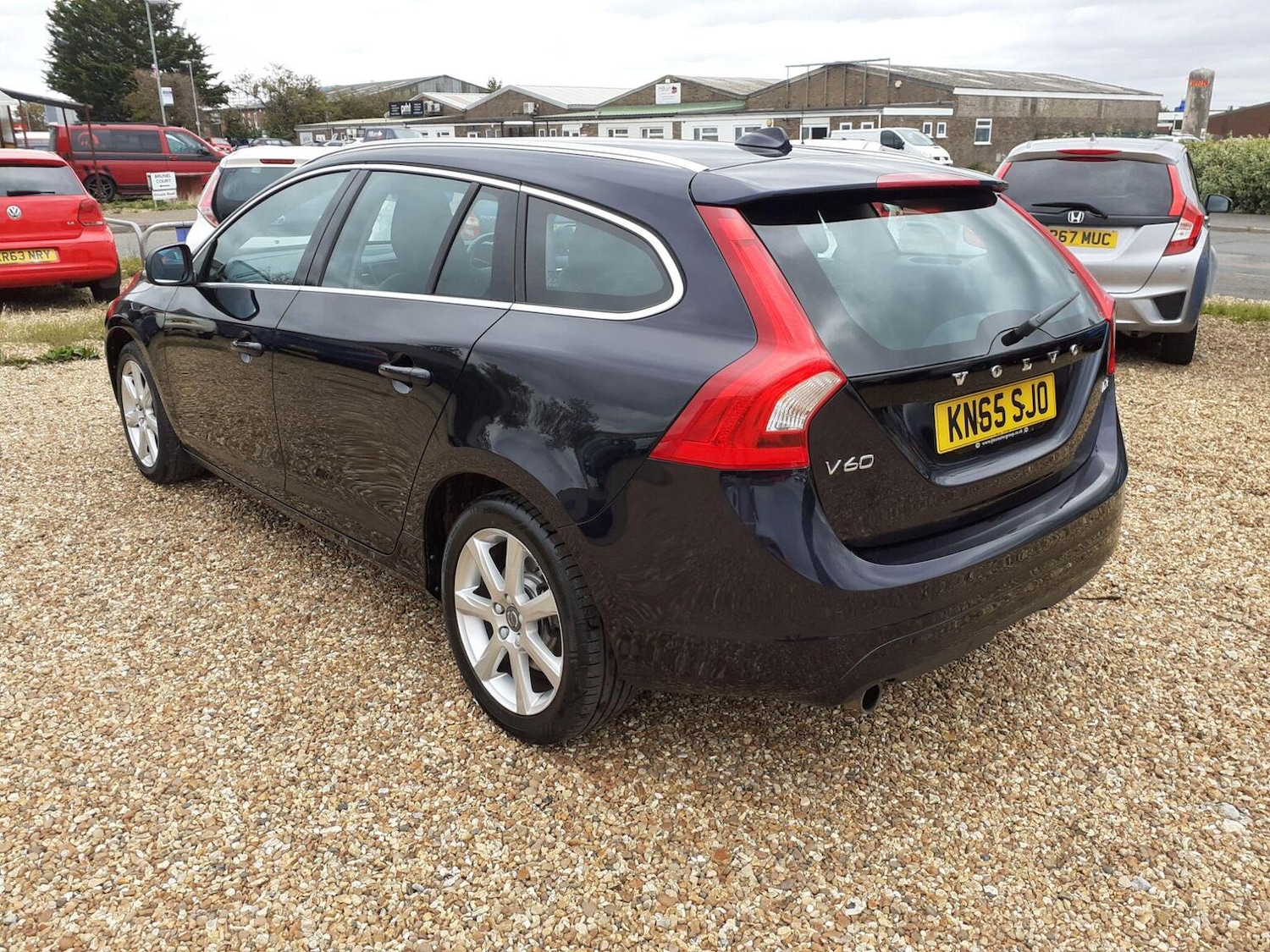Used Volvo V60 2015 for sale - 76945686: Photo 5