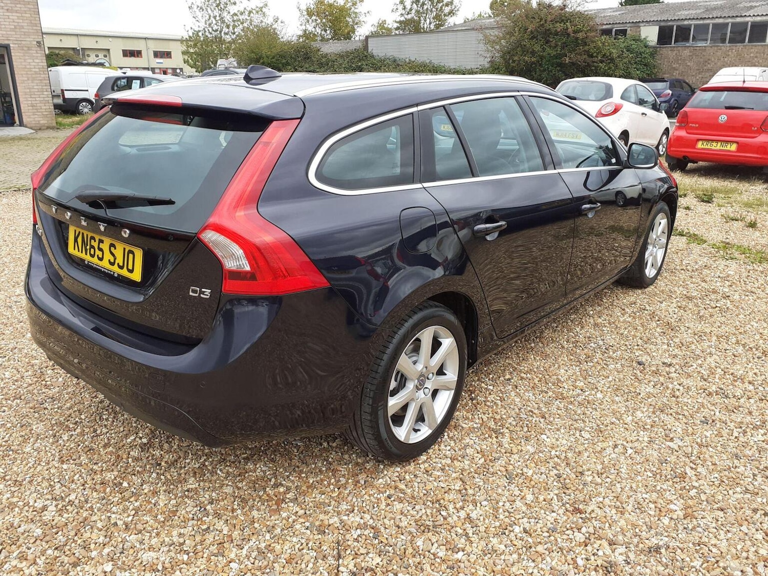 Used Volvo V60 2015 for sale - 76945686: Photo 7