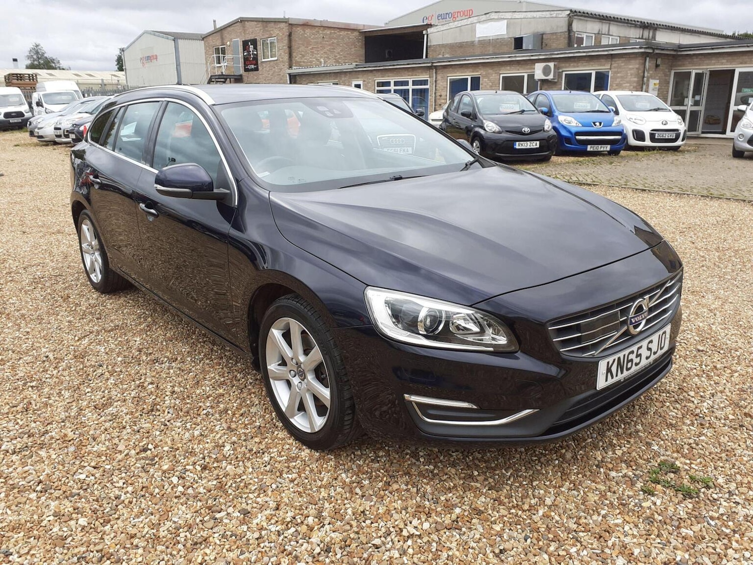 Used Volvo V60 2015 for sale - 76945686: Photo 9