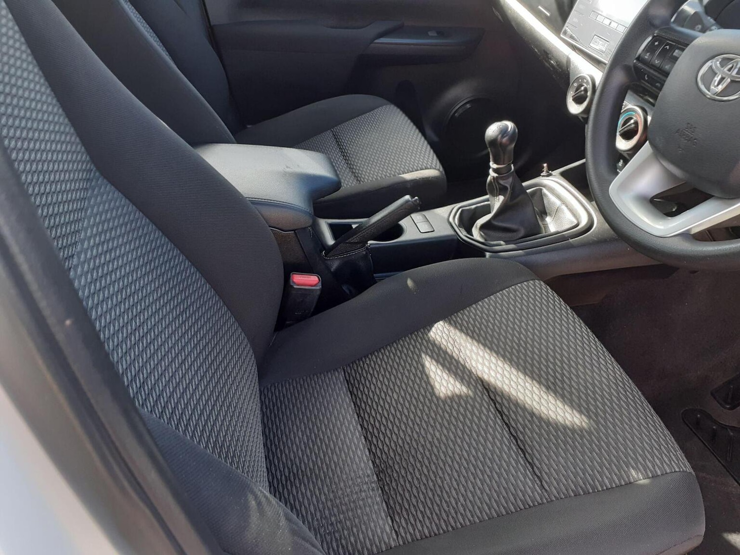 Used Toyota Hilux 2019 for sale - 76945688: Photo 16