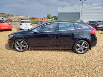 Used Volvo V40 2015 for sale - 78404270: Photo