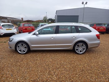 Used Skoda Superb 2014 for sale - 79658220: Photo