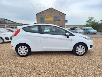 Used Ford Fiesta 2015 for sale - 79453293: Photo