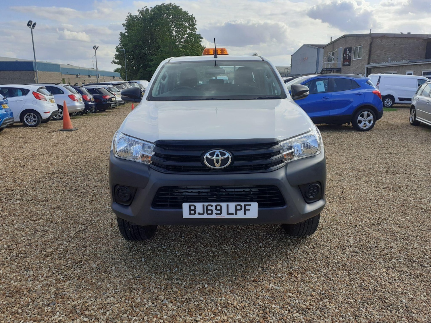 Used Toyota Hilux 2019 for sale - 77570477: Photo 2