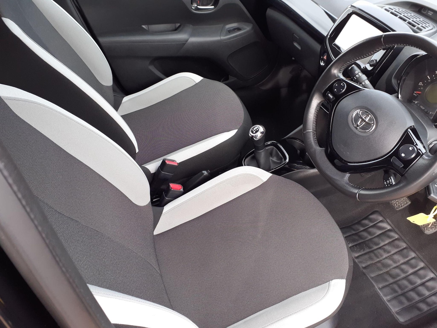 Used Toyota AYGO 2017 for sale - 77882820: Photo 15