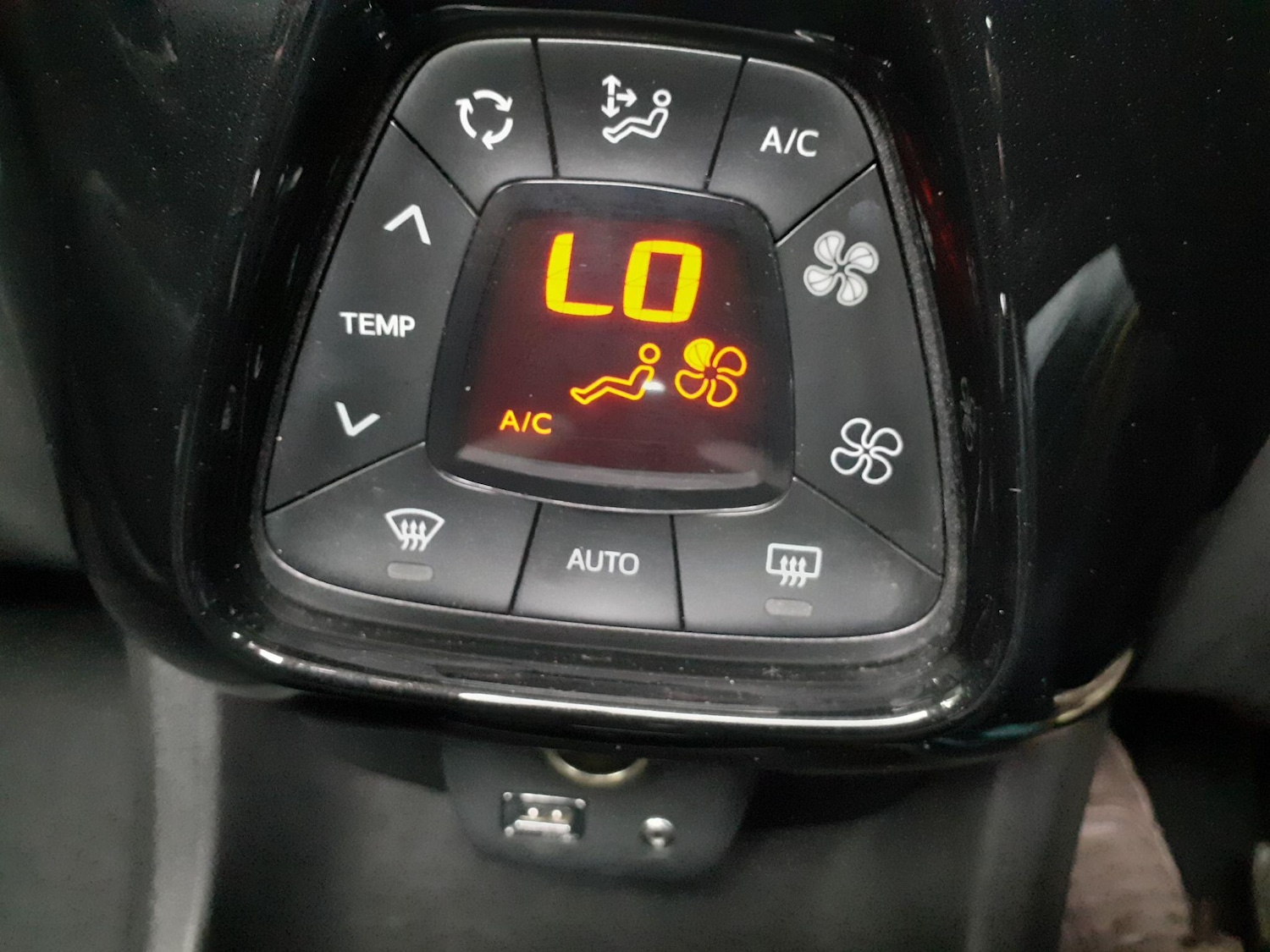 Used Toyota AYGO 2017 for sale - 77882820: Photo 26