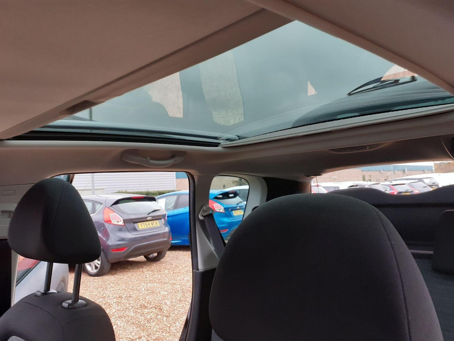 Used Citroen C3 Picasso 2016 for sale - 76945668: Photo 16